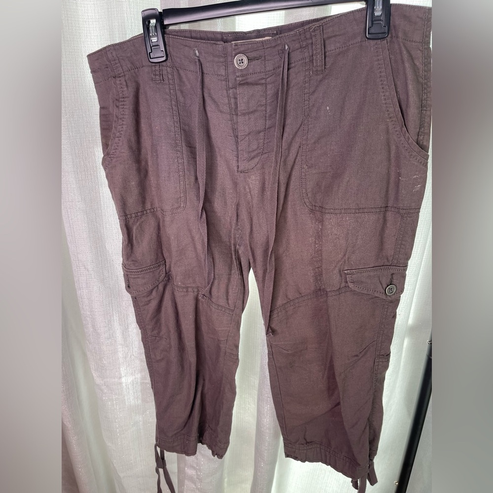 I love H81 Cropped Capri Cargo Pants